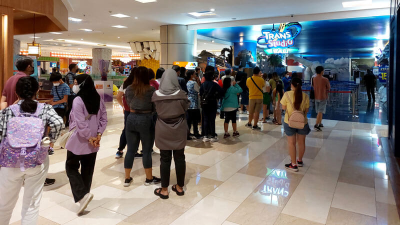 Crowd gathering at the entrance of Trans Studio Mall in Kuta, Bali