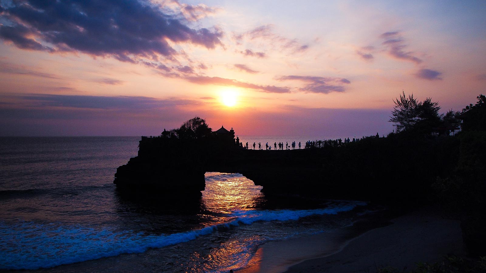 tanah lot sunrise tour