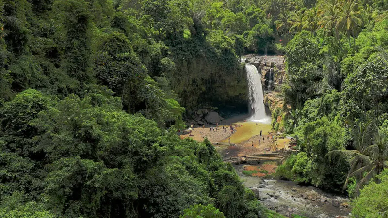 Panorama of Tegenungan Waterfall, one of the 5 popular tourist attractions in Ubud