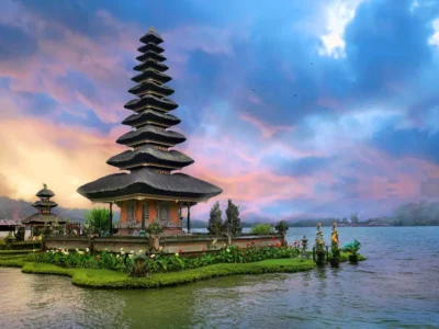 Ulun Danu Temple on Lake Beratan